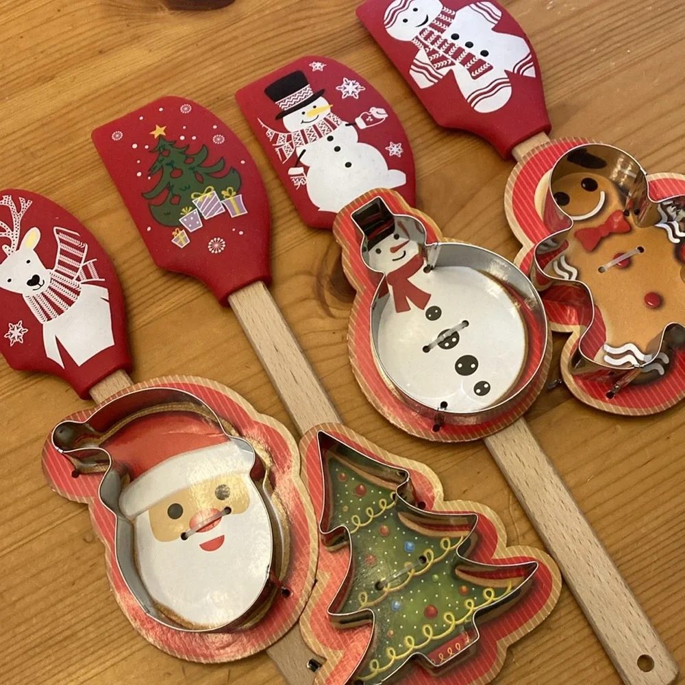 NEW Christmas Spatula with Cookie Cutter Set - Santa, Snowman, Gingerbread, Tree